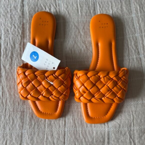 NWT Carissa Woven Slide Sandals Size 7 - Picture 1 of 1